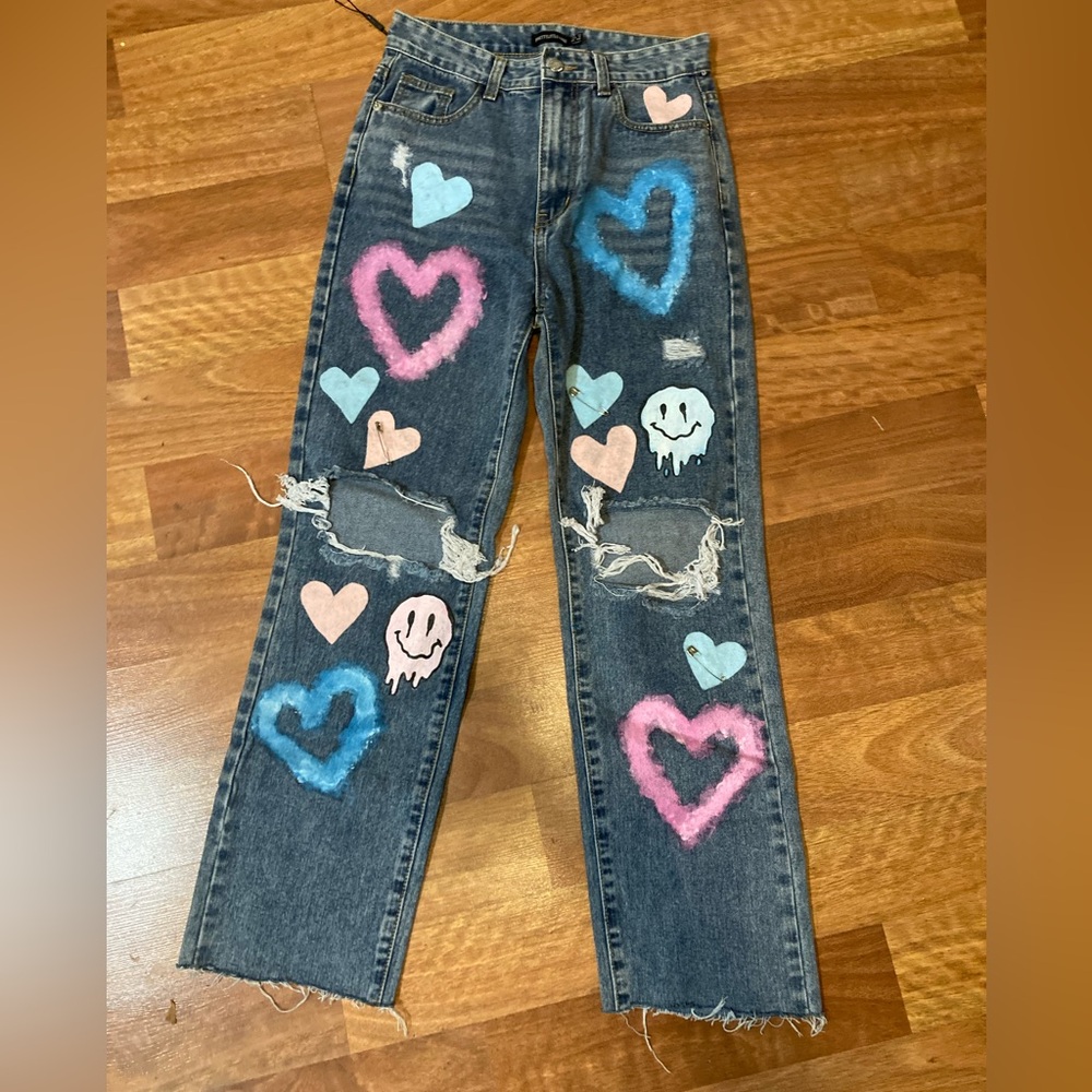 Pretty Little Thing Graffiti Distressed Love Cropped Women Jeans Size 6